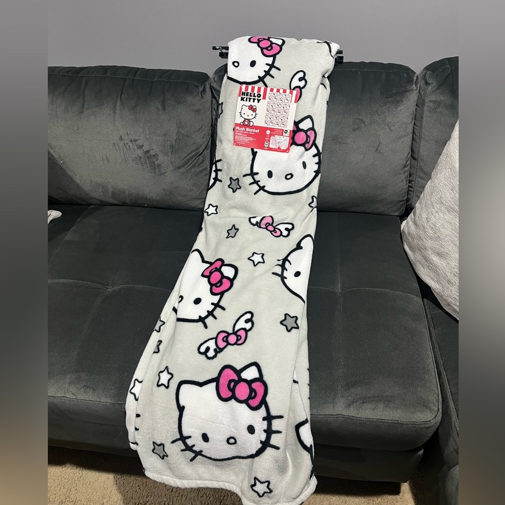 Hello kitty blanket